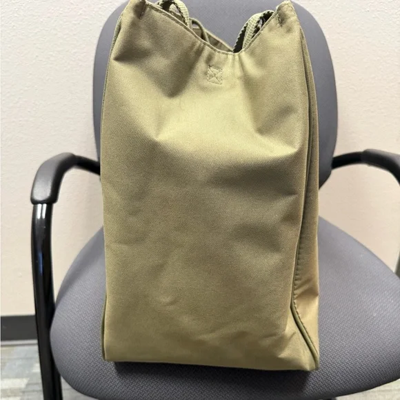 BEIS East to West Tote in Olive - Picture 3 of 5